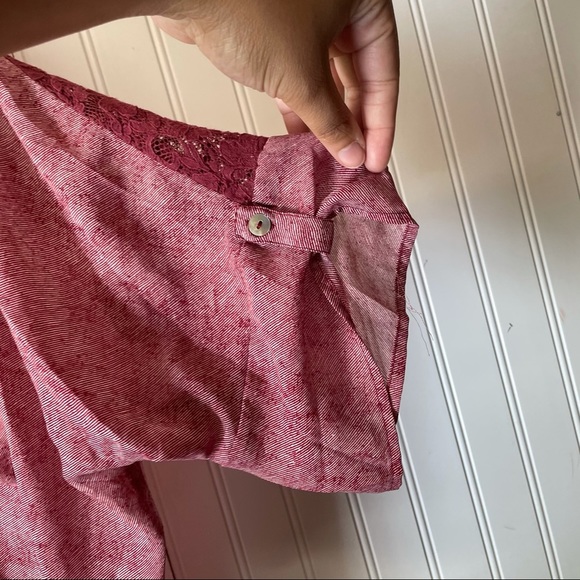 About A Girl Short Sleeve Button Down Size 2X - Picture 2 of 6